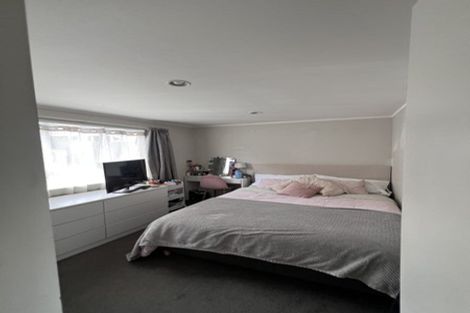 Photo of property in 9 Flaunty Place, West Harbour, Auckland, 0618