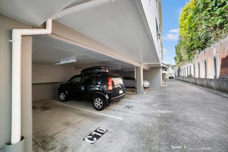 Photo of property in Palm Grove Apartments, 9/13c Palm Grove, Berhampore, Wellington, 6023