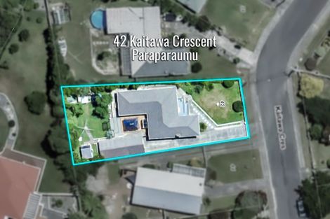 Photo of property in 42 Kaitawa Crescent, Paraparaumu, 5032