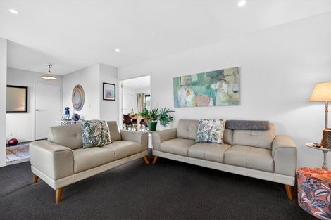 Photo of property in 5 James Kidd Place, Greytown, 5712