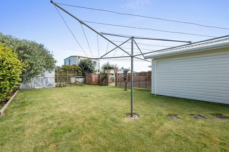 Photo of property in 8 Beech Place, Hawera, 4610