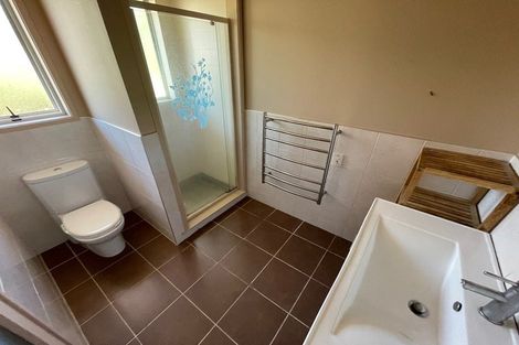 Photo of property in 38 Sequoia Place, Sunnynook, Auckland, 0620