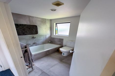 Photo of property in 33 Shearwater Street, One Tree Point, 0118