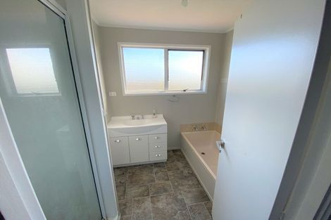 Photo of property in 69 Solar Road, Glen Eden, Auckland, 0602