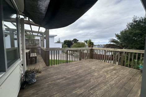 Photo of property in 24 Kiteroa Terrace, Rothesay Bay, Auckland, 0630