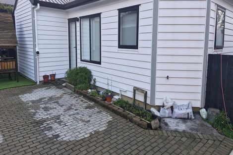 Photo of property in 29a Fruitvale Road, New Lynn, Auckland, 0600