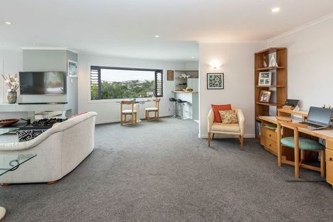 Photo of property in 2/3 Colmar Road, Mellons Bay, Auckland, 2014