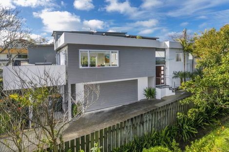 Photo of property in 6a Handley Avenue, Narrow Neck, Auckland, 0624