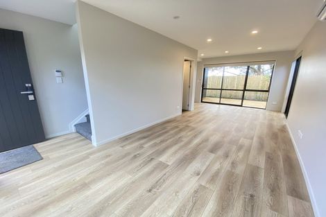 Photo of property in 3f Westall Road, New Lynn, Auckland, 0600