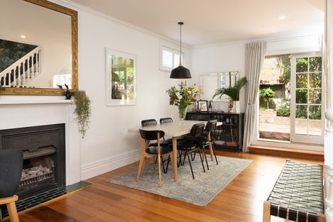 Photo of property in 247 Tinakori Road, Thorndon, Wellington, 6011