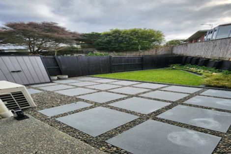 Photo of property in 35 Barnea Circle, Glen Eden, Auckland, 0602