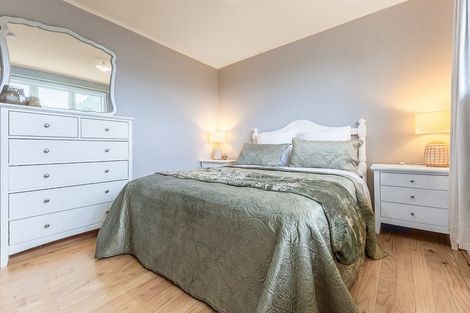 Photo of property in 76-78 Sievers Grove, Cannons Creek, Porirua, 5024