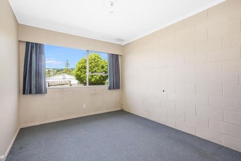 Photo of property in 15a Mckeefry Grove, Tawa, Wellington, 5028