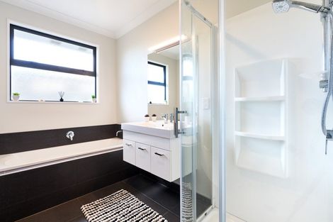 Photo of property in 4 Wanaka Place, Poraiti, Napier, 4112