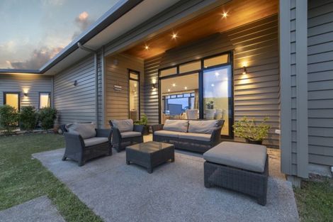 Photo of property in 265 Old North Road, Kumeu, 0892