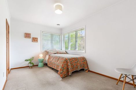 Photo of property in 16 Ward Crescent, Te Atatu Peninsula, Auckland, 0610