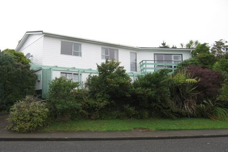 Photo of property in 38 Fitzpatrick Street, Newlands, Wellington, 6037