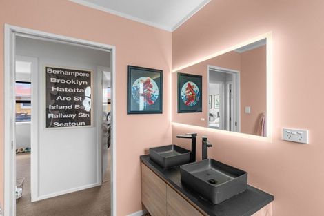 Photo of property in 127 Queen Street West, Levin, 5510