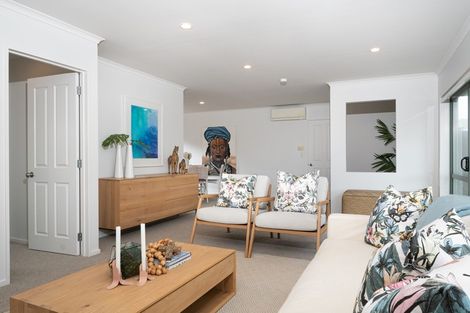 Photo of property in 32 Rush Creek Drive, Westgate, Auckland, 0614