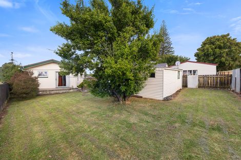 Photo of property in 120 Coronation Road, Mangere Bridge, Auckland, 2022