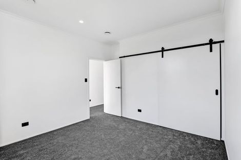 Photo of property in 115 Mangorei Road, Merrilands, New Plymouth, 4312