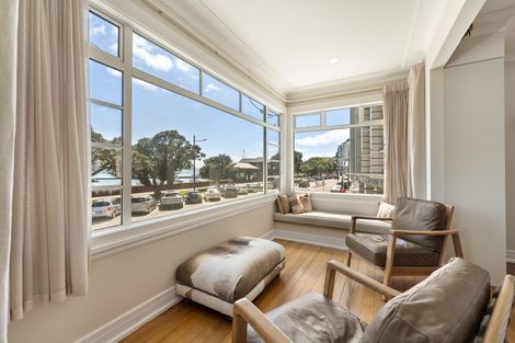 Photo of property in 90 Oriental Parade, Oriental Bay, Wellington, 6011