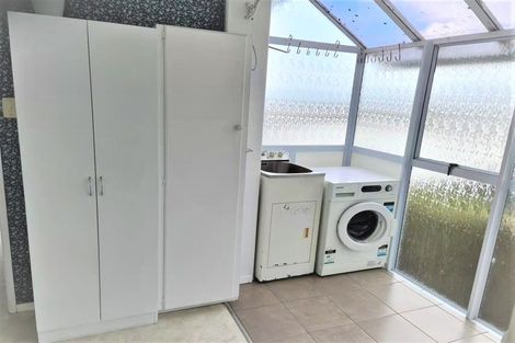 Photo of property in 3 Fowler Street, Northcote, Auckland, 0627