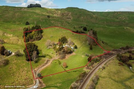 Photo of property in 19 Gordon Terrace, Hunterville, 4730