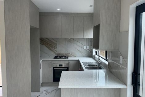 Photo of property in 83b Hutchinsons Road, Bucklands Beach, Auckland, 2014