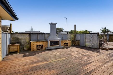Photo of property in 2 Rawiri Drive, Bell Block, New Plymouth, 4312