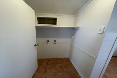 Photo of property in 1/52 Glen Road, Ranui, Auckland, 0612