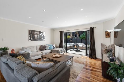 Photo of property in 21 Cliff Road, Torbay, Auckland, 0630