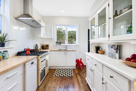 Photo of property in 217 Rintoul Street, Berhampore, Wellington, 6023