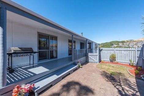 Photo of property in 8 Tatum Way, Johnsonville, Wellington, 6037