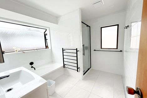 Photo of property in 15 Oakmont Place, Wattle Downs, Auckland, 2103