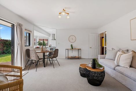 Photo of property in 26 Settlers Grove, Orewa, 0931