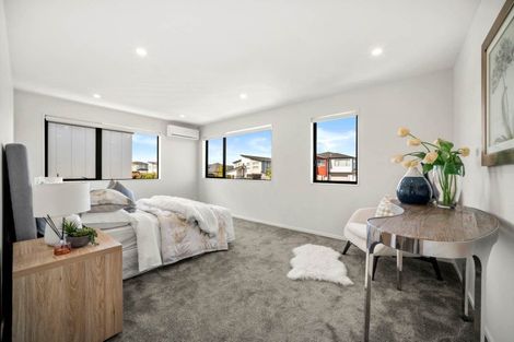 Photo of property in 43 Sunnyheights Road, Orewa, 0931