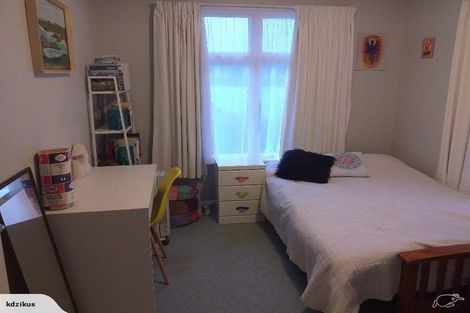 Photo of property in 28 Porterfield Street, Macandrew Bay, Dunedin, 9014