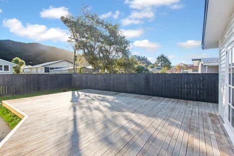 Photo of property in 253 Wellington Road, Wainuiomata, Lower Hutt, 5014