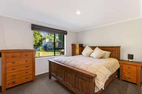 Photo of property in 10 Bella Villa Drive, Waiuku, 2123