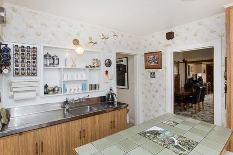 Photo of property in 195 Cobden Street, Gisborne, 4010