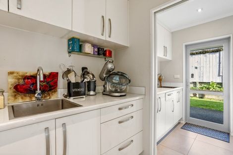 Photo of property in 7 Lockyer Road, Kumeu, 0810