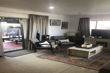 Photo of property in 7 Frosses Place, Massey, Auckland, 0614