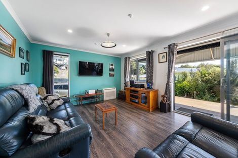 Photo of property in 33 Wairau Road, Picton, 7220
