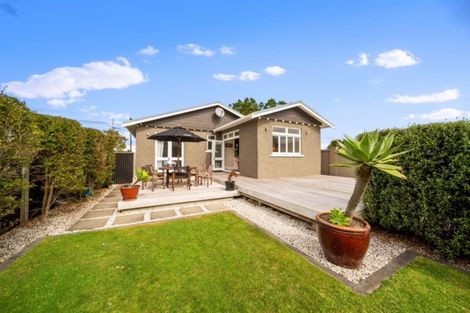 Photo of property in 30 Wallace Place, Westown, New Plymouth, 4310