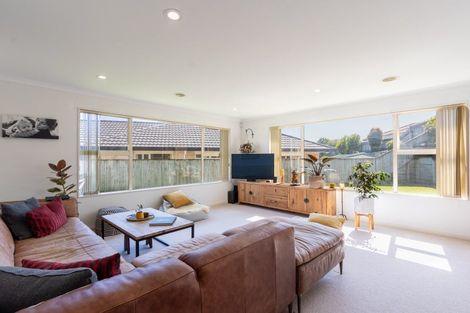 Photo of property in 15 Datum Way, Paraparaumu, 5032