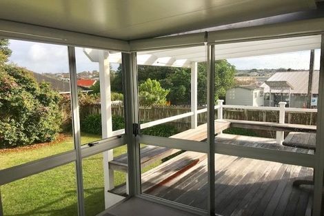 Photo of property in 3/5 Dodson Avenue, Milford, Auckland, 0620