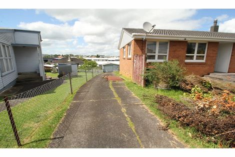 Photo of property in 69 Arimu Road, Papakura, 2110