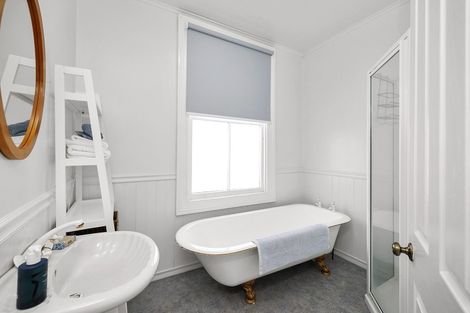 Photo of property in 8 Morley Street, New Plymouth, 4310