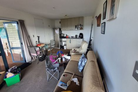 Photo of property in 18 Tawhana Crescent, Red Beach, 0932